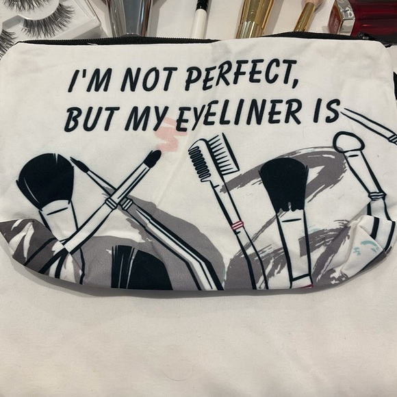 Black & White Cosmetic Bag / Make-Up Case - Picture 3 of 7